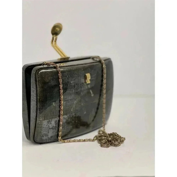 Vintage 1950s Grey Marbled Lucite Clutch with Gold Clasp & Gold Chain Strap - Picture 5 of 6